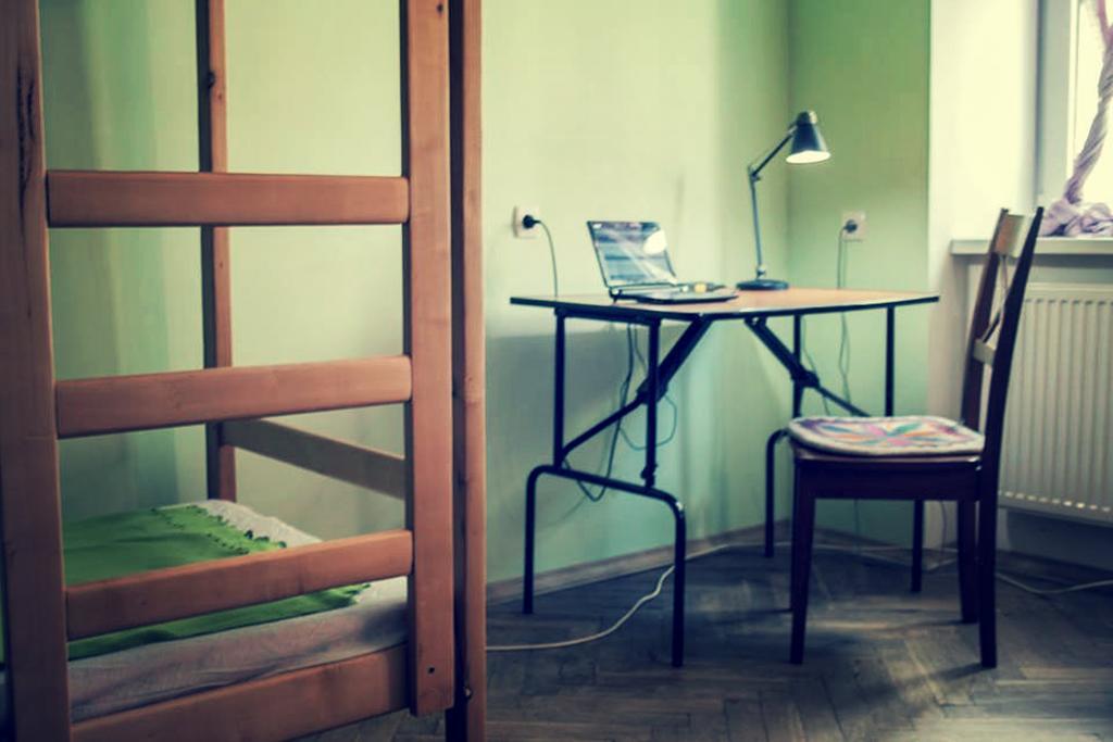 Magic Bus Hostel Leopoli Esterno foto