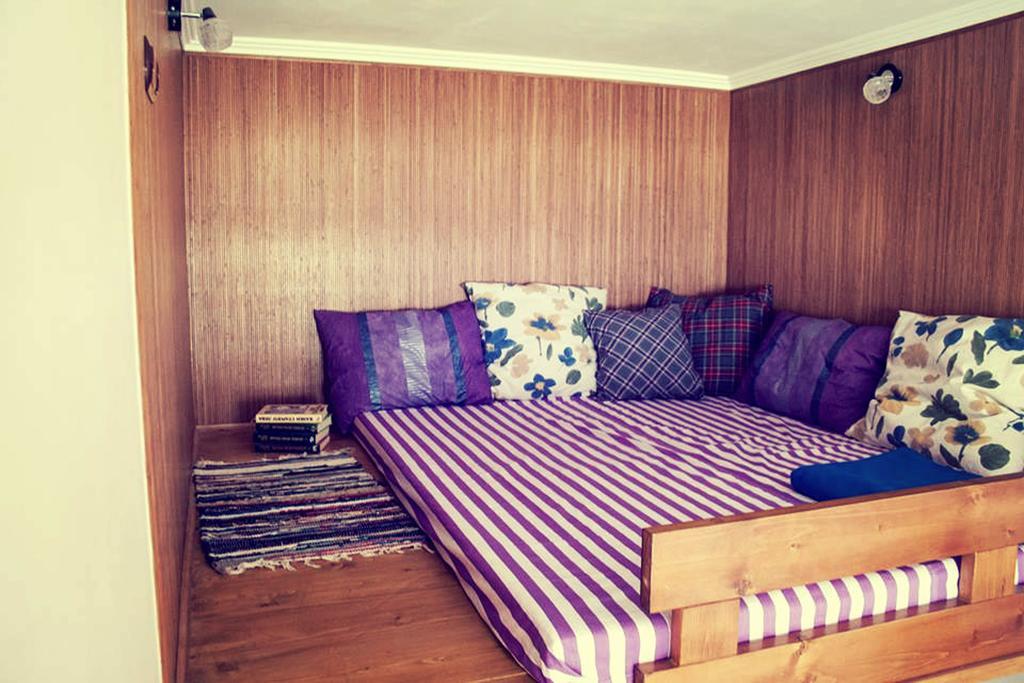 Magic Bus Hostel Leopoli Esterno foto